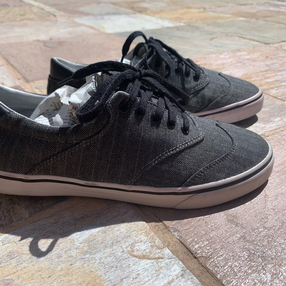 Gravis Footwear Slymz Canvas. size US Mens 8